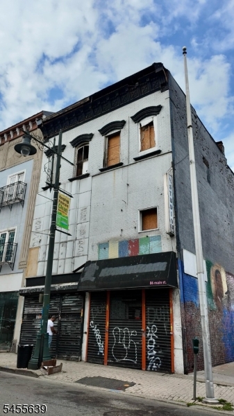 88 Main St, Paterson City