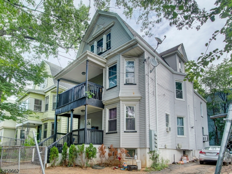 18 Shanley Ave, Newark City