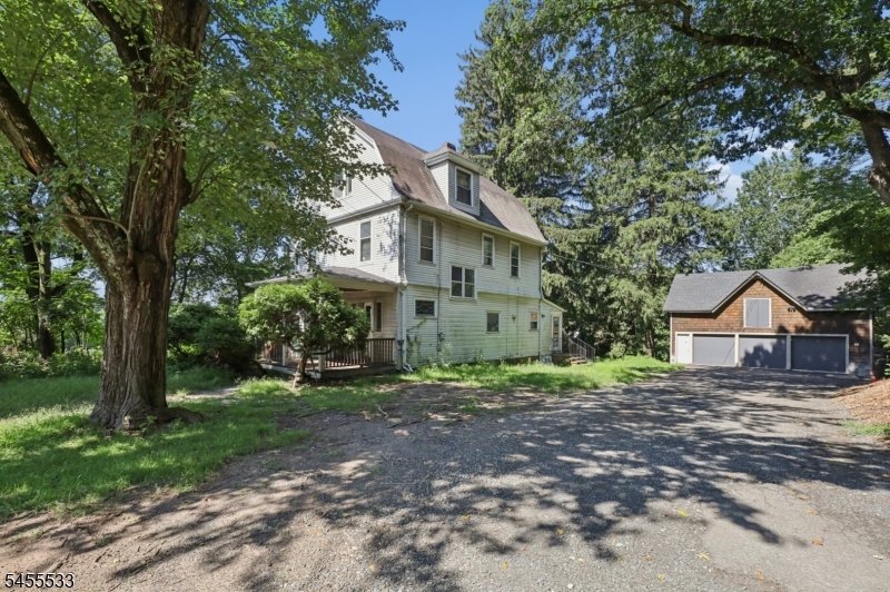 37 Livingston Ave, Roseland Boro