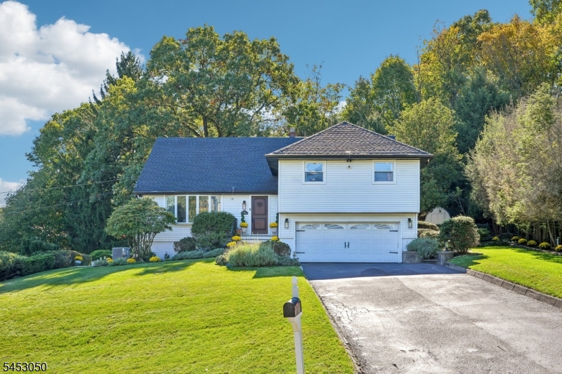 42 Emeline Dr, Hawthorne Boro