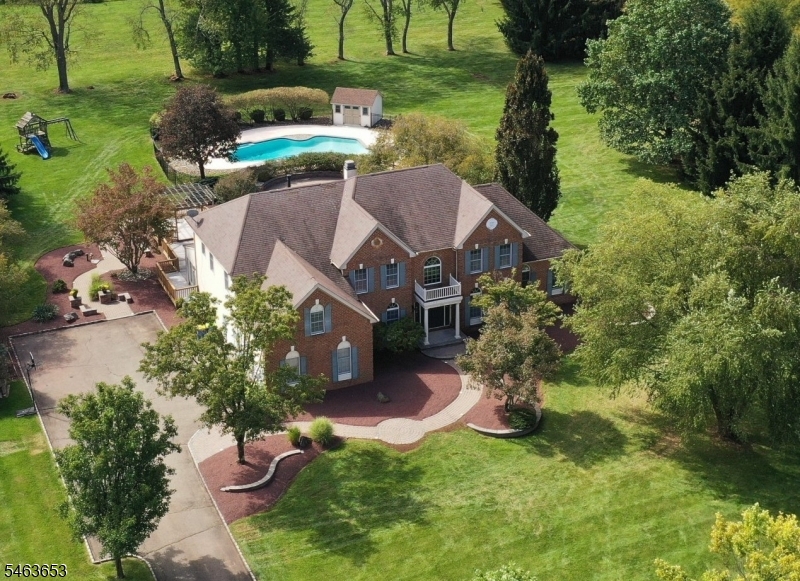 221 Johns Lane, Branchburg Twp.