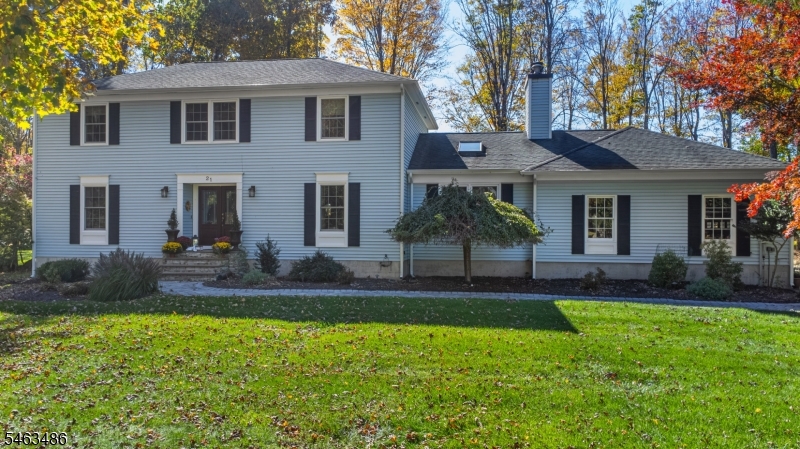 21 Powhatatan Way, Mount Olive Twp.