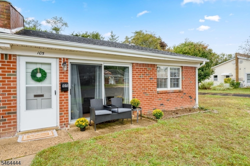105 Waterfront Dr, Brick Twp.