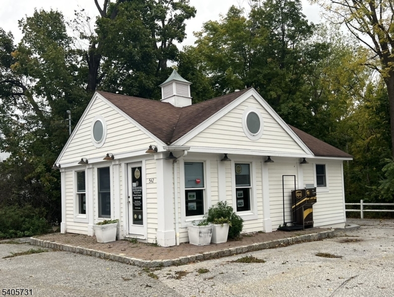 542 County Route 515, Vernon Twp.