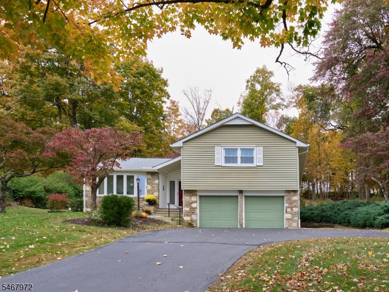 26 Fawn Dr, Raritan Twp.