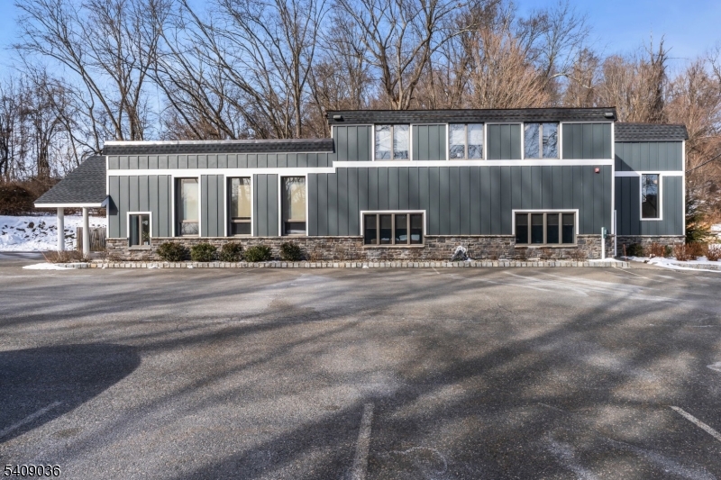 140 W Main St, Clinton Twp.