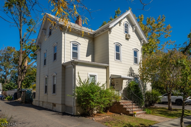 33 Monroe Pl Unit 3, Bloomfield Twp.