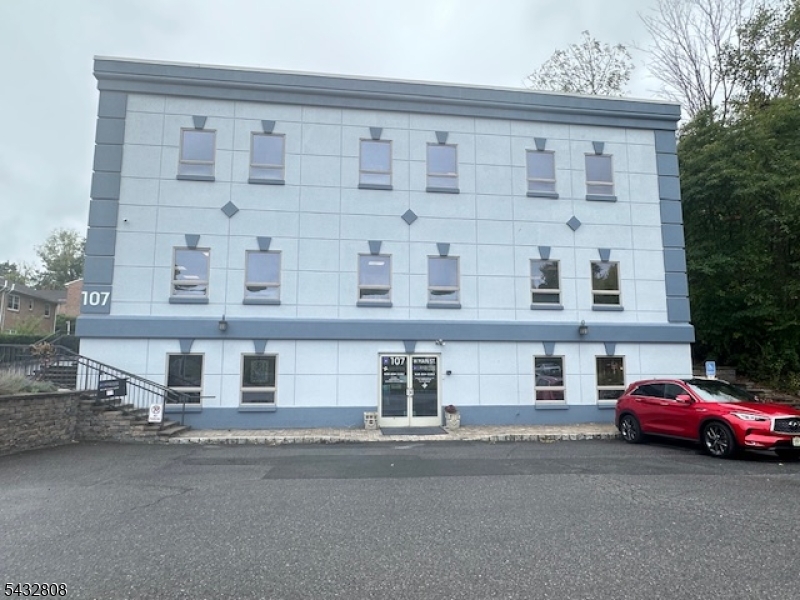 107 W Main St 1st & 2nd Floo, Clinton Town