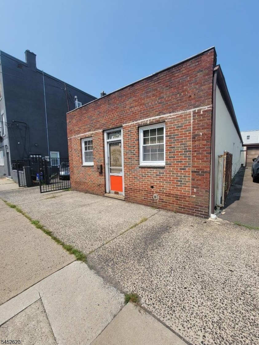 31 Belmont Ave, Belleville Twp.