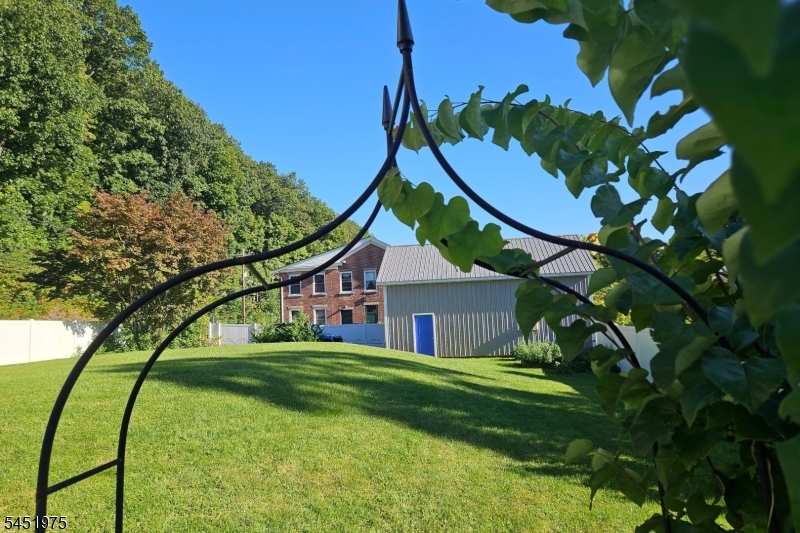 55 Valley St, Knowlton Twp.