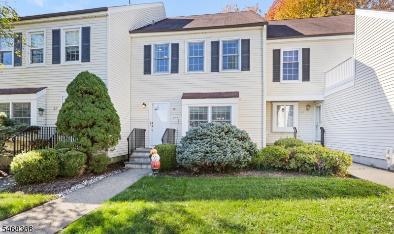 29 Galway Dr, Mendham Boro