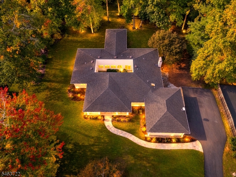 64 Dogwood Ter, Long Hill Twp.