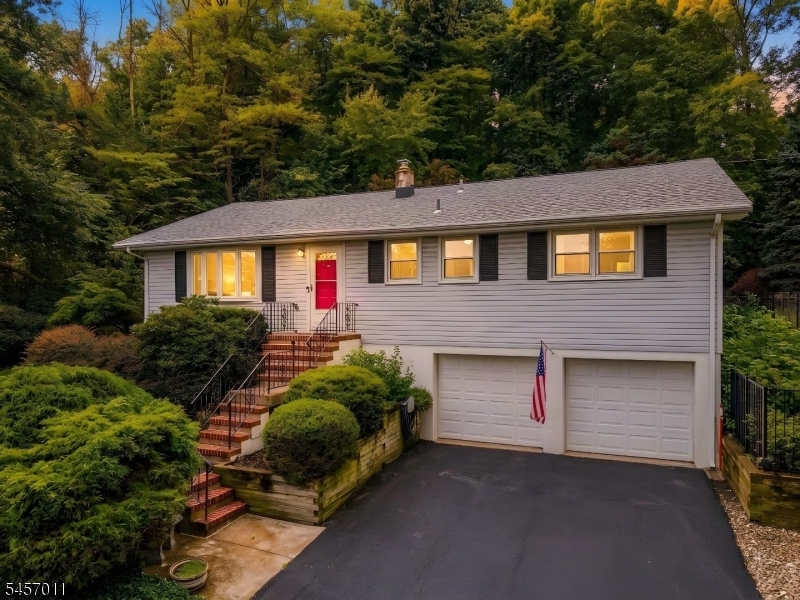 75 E Mountain Rd, Hillsborough Twp.