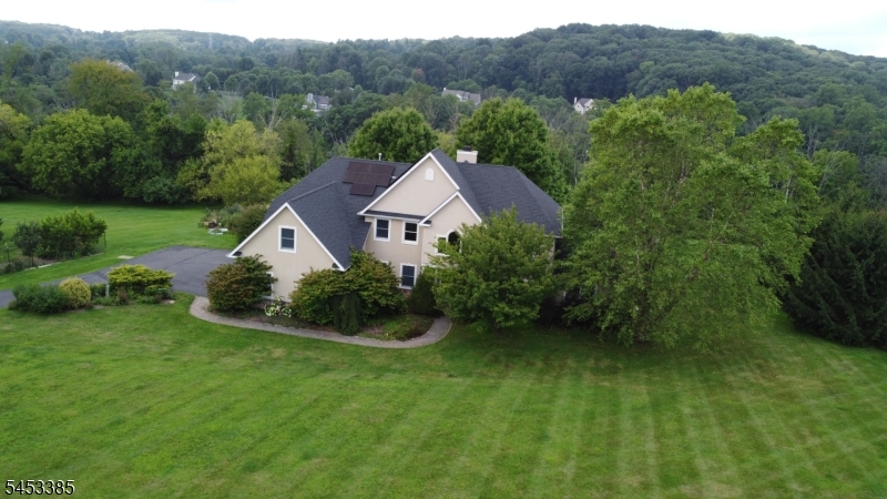 199 County Road 517, Tewksbury Twp.