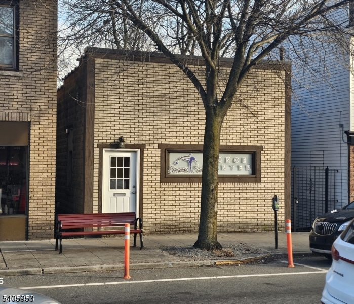 403 Broad St, Bloomfield Twp.