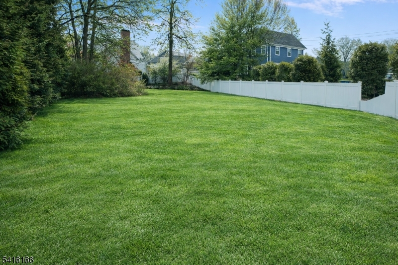8 Hedges Ave, Chatham Boro