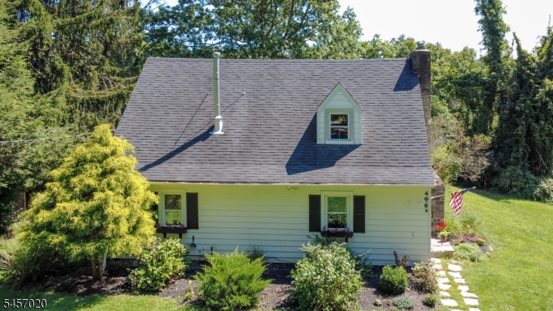 496 County Rd 519, Wantage Twp.