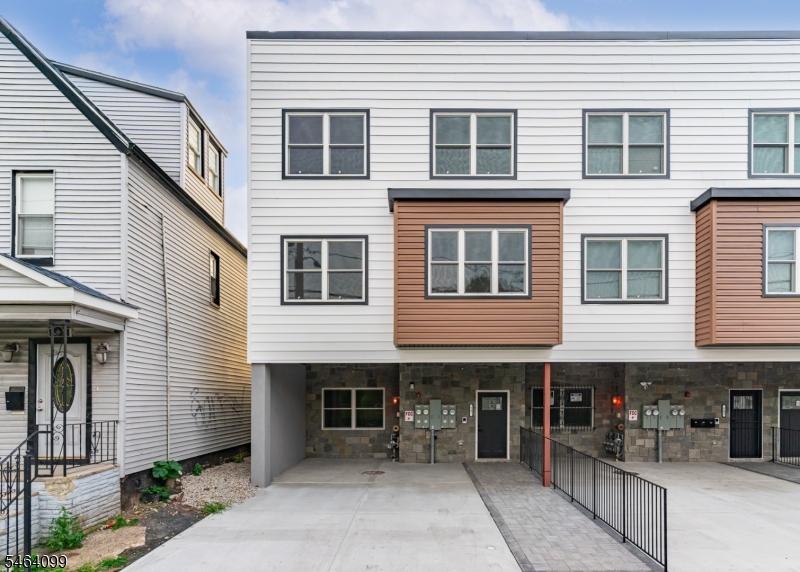647 S 10Th St, Newark City