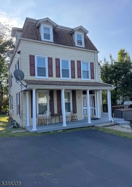 9 Church St Unit 2, Hampton Boro