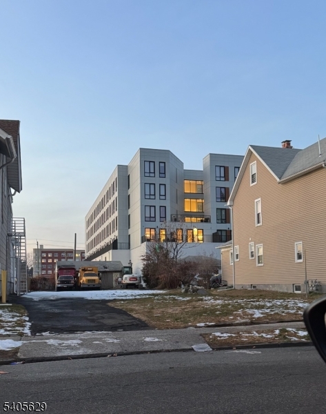 433 Park St — photo 1 of 1