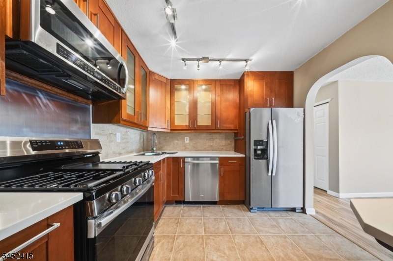 60 Taylor Dr, Franklin Twp.