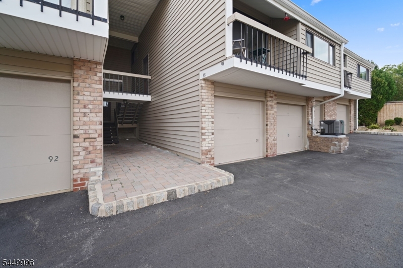 93 Overlook Dr, Union Twp.
