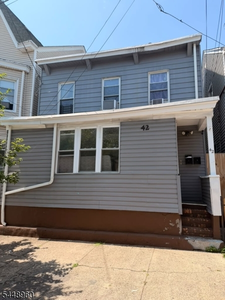 42 N York St, Paterson City