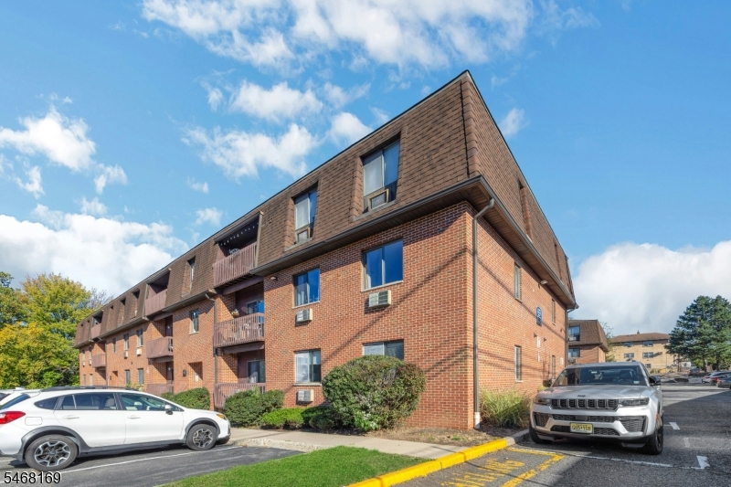 730 Mill St Unit F10, Belleville Twp.