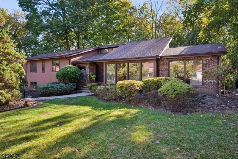 14 Sylvan Way, Morris Twp.