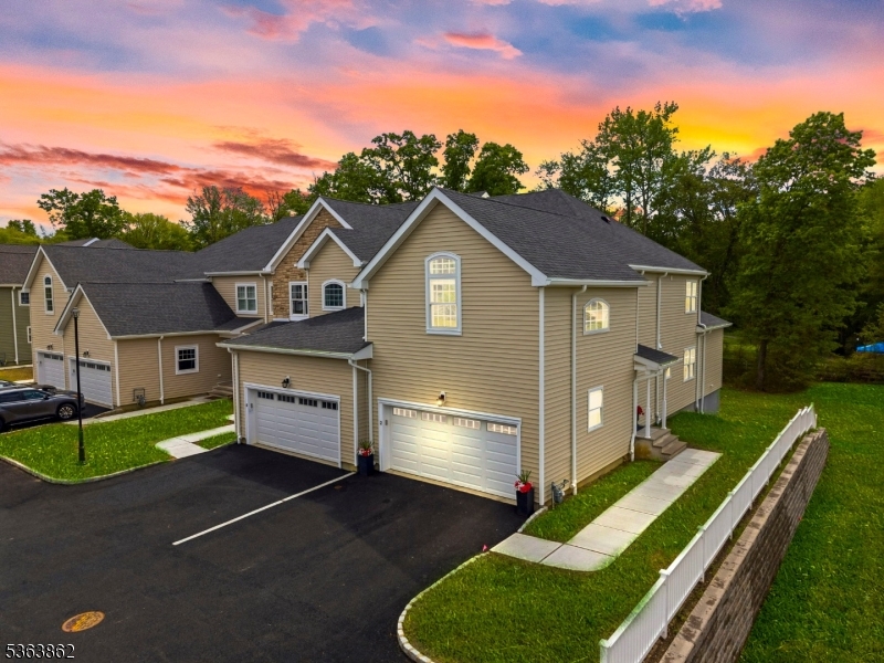 16 Remington Ct Unit 16, Howell Twp.