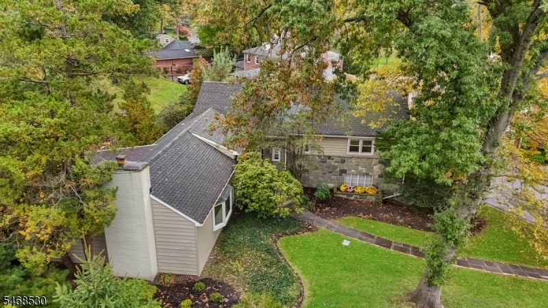 667 Brentwood Dr, South Orange Village Twp.
