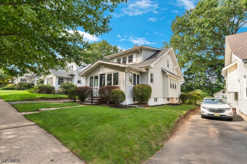 51 Sunset Ave, Bloomfield Twp.