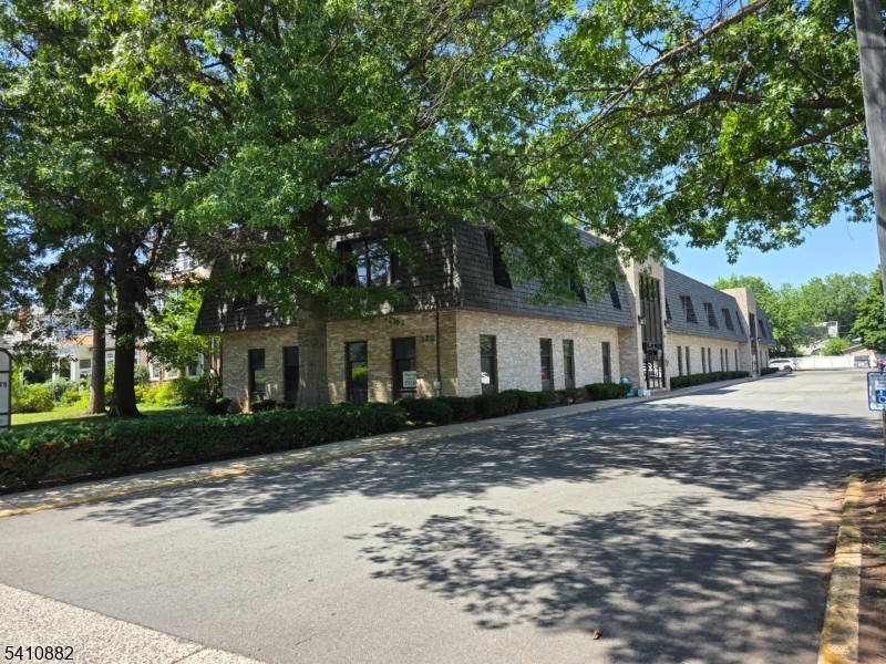 329 Belleville Ave, Bloomfield Twp.