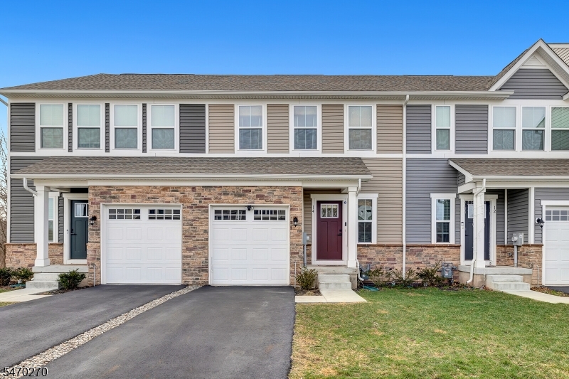 14 Pratt Ln, Lawrence Twp.