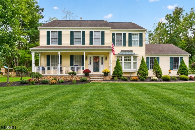 12 Pebble Beach Way, Washington Twp.