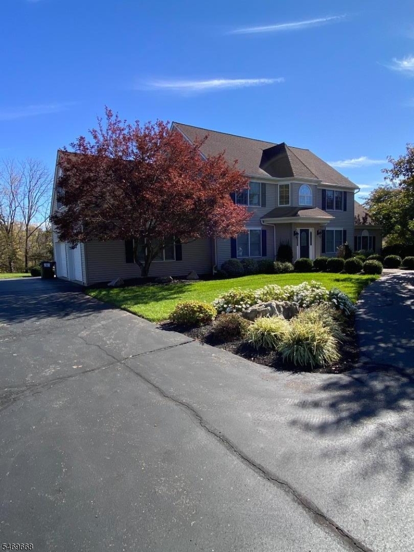 4 Summershade Ln, Raritan Twp.