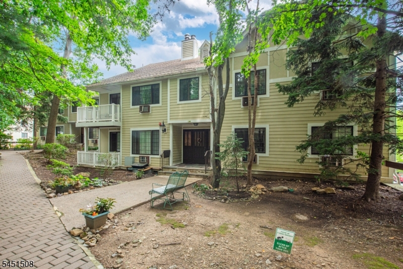 4 B-C Foxwood Dr Unit C, Morris Plains Boro