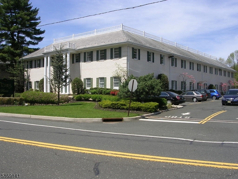 776 Mountain Blvd, Warren Twp.