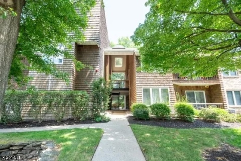 3 Tulip Cres Unit 2C, Little Falls Twp.