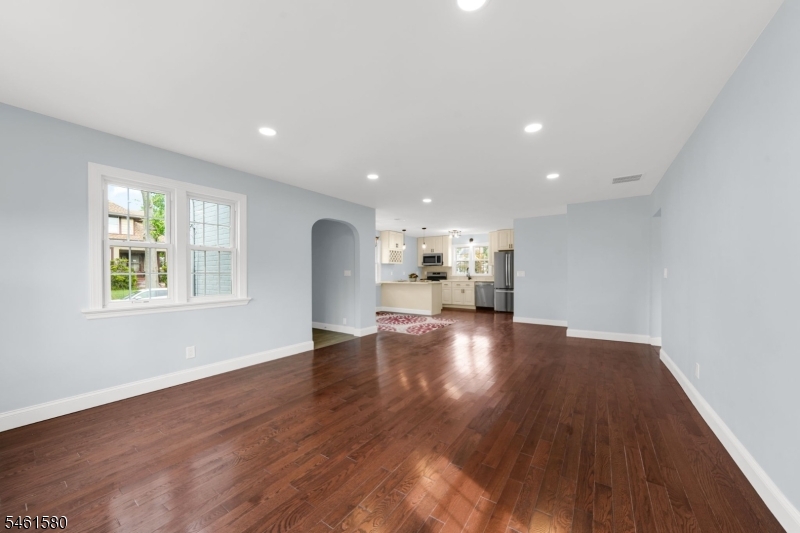 362 E Clay Ave, Roselle Park Boro