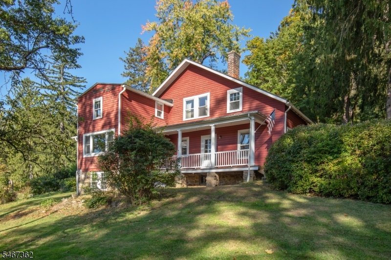 31 Jenks Hill Rd, Harding Twp.