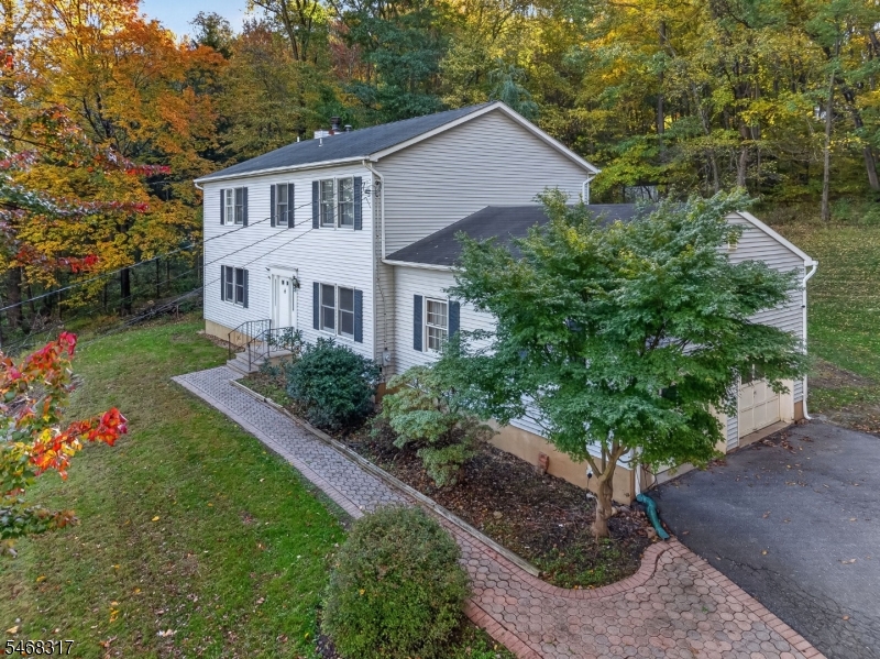 53 Russling Rd, Independence Twp.