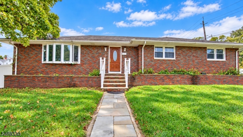 6 E 2Nd St, Woodbridge Twp.