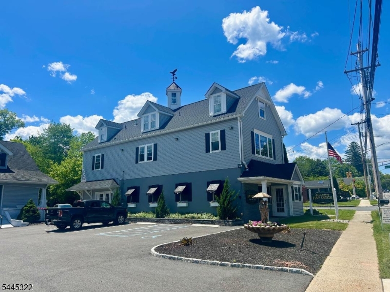 633 Valley Rd Unit A, Long Hill Twp.