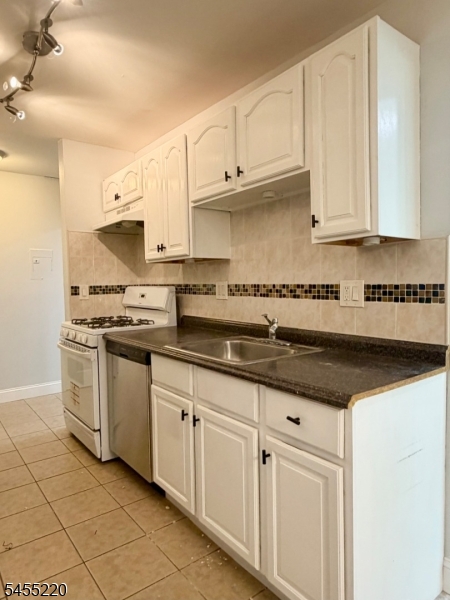 18 River Road Unit D, Nutley Twp.