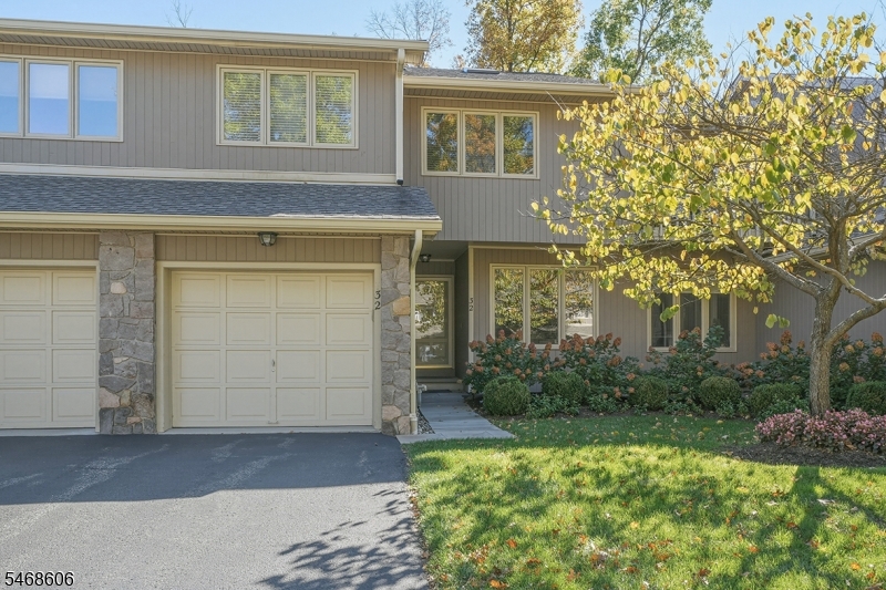 32 ROBERTS CIRCLE, Bernards Twp.