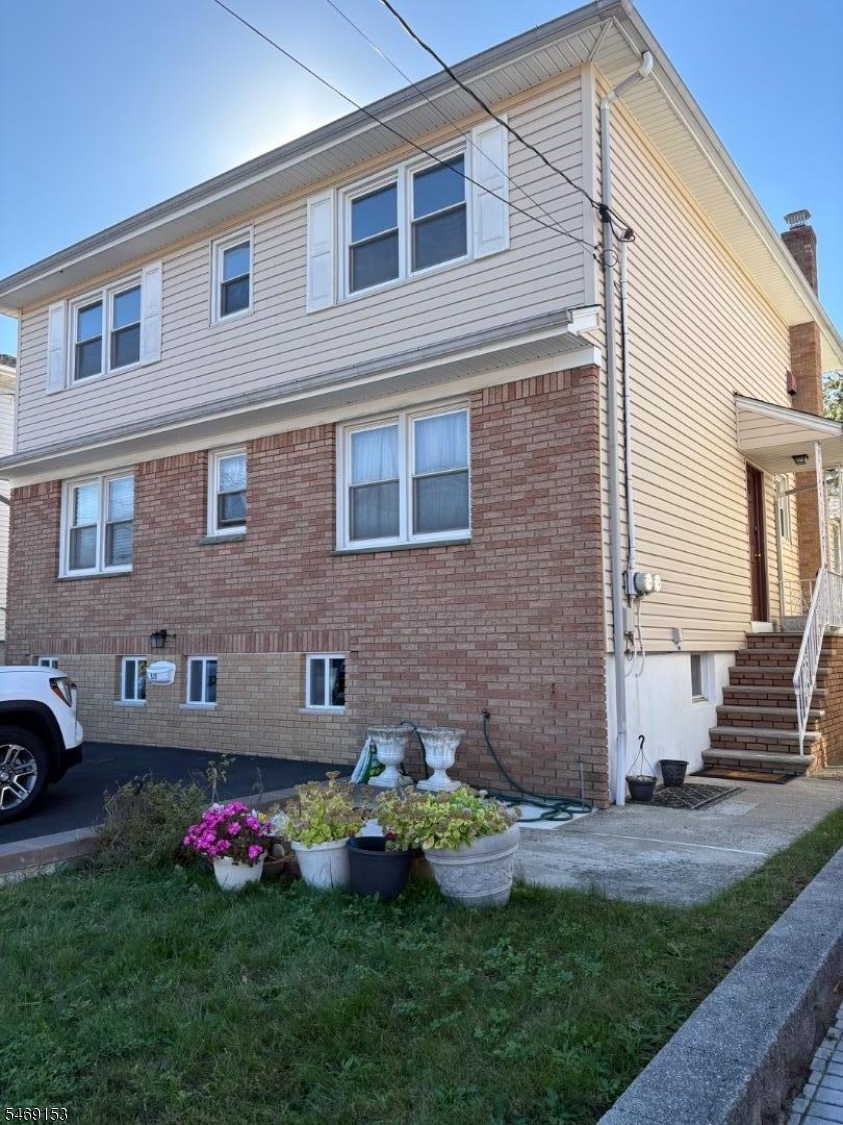 839 Riverside Ave, Lyndhurst Twp.