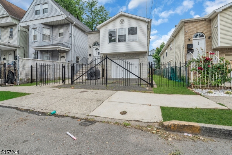 232 4Th St, Newark City