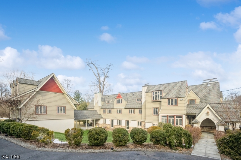 88 W Main St, Mendham Boro