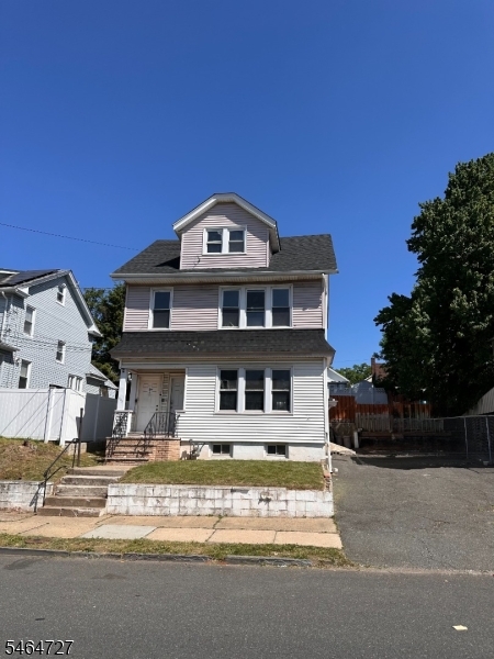 525 Leo St, Hillside Twp.